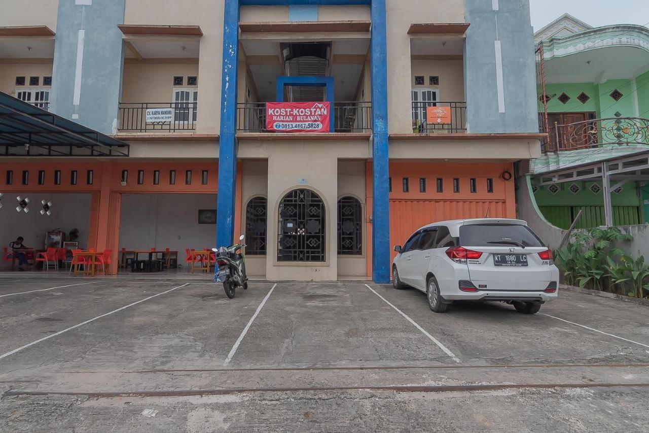 Hotel Reddoorz Syariah Near Terminal Batu Ampar 2 Balikpapan  Exterior foto